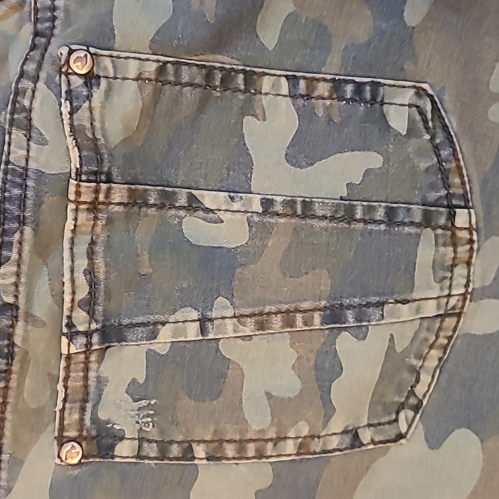 Camouflage Ctop Pants - Picture 10 of 10